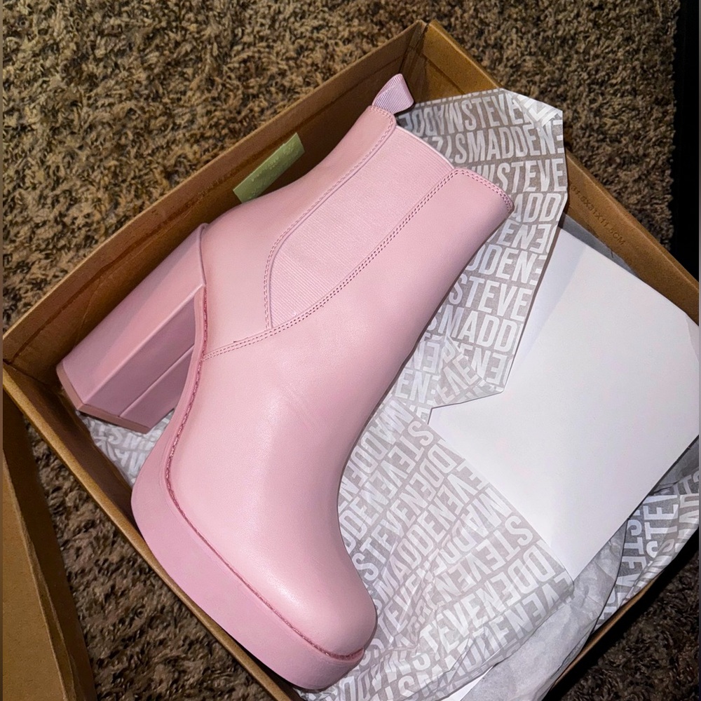 Steven Madden Pink Leath Boots